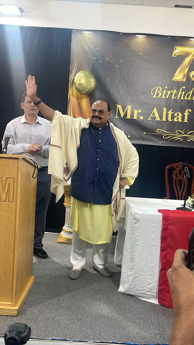 Syedzai9000's tweet photo. قائد تحریک الطاف حسین بھائی کی 73 ویں سالگرہ کا عالیشان پروگرام نہ ڈرنے والا نہ جھکنے والا نہ بکنے والا الطاف الطاف الطاف
جیئے الطاف حسین صداجیئے
#17SepBirthdayOfAltafHussain 
#LongLiveAltafHussain https://t.co/jvwzzUlyhF