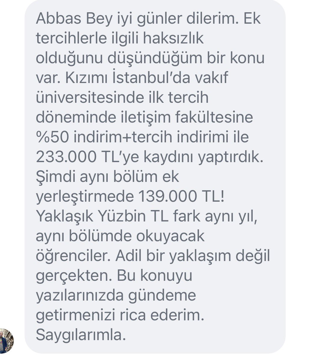 AbbasGucluTR's tweet photo. Üniversitelerdeki boş kontenjan sayısı kazanıp da kayıt yaptırmayanlarla 114 bine çıktı.Çoğu da vakıf üniversitelerinde!Peki onlar ne yaptı? Akşam pazarında olduğu gibi fiyatları yarıya indirerek “Koş vatandaş koş,kapanın elinde kalıyor”taktiği uyguladı!Tutar mı?Zor!Adil mi? YÖK? https://t.co/1UCcmTgmTH