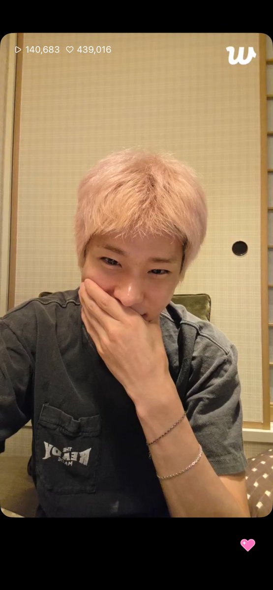 sosho_S2's tweet photo. 아앀ㅋㅋㅋㅋㅋ이소희 웃참해 이마짚 ㄱㅇㄱ https://t.co/fotzBuhZOK