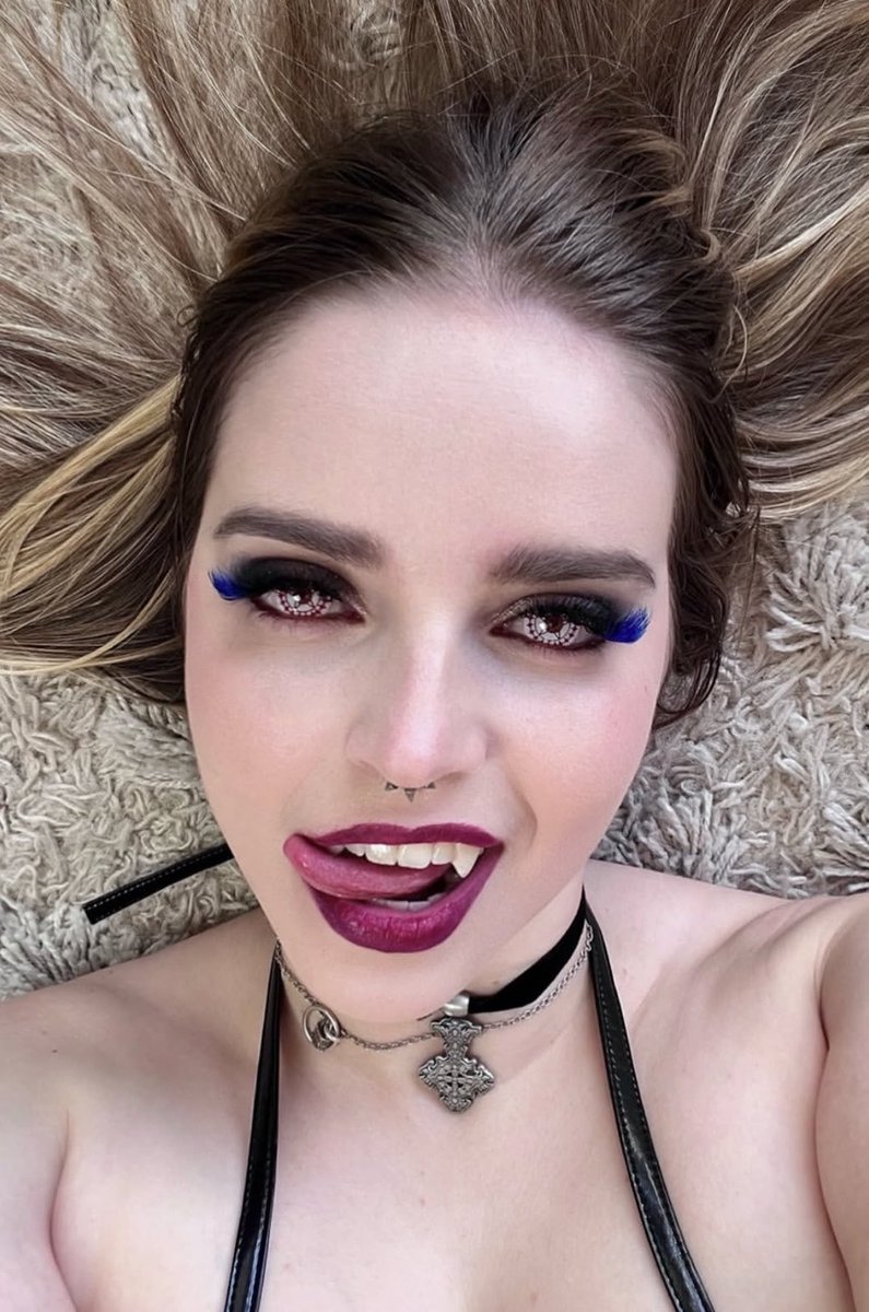 oneandonlycodi's tweet photo. Do you love Vampire 🧛 https://t.co/WxKd8GMrZb