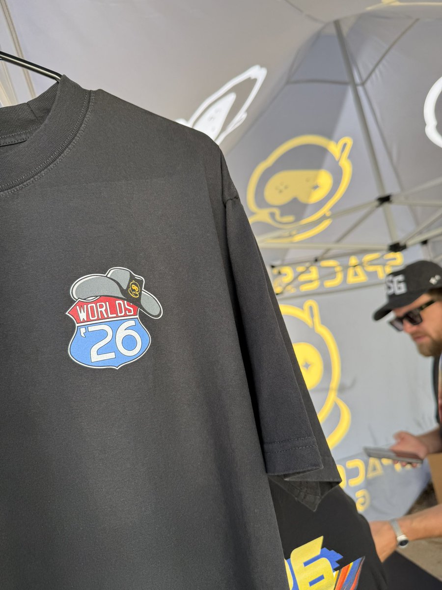 Spacestation's tweet photo. .       🚨 SSG BOOTH STOCK UPDATE 🚨

       WE SOLD OUT OF WORLDS JERSEYS
     You can still preorder our jersey online!!

        THE EVENT EXCLUSIVE T-SHIRT IS 
             STILL AVAILABLE IN ALL SIZES https://t.co/v8B48bZSNh