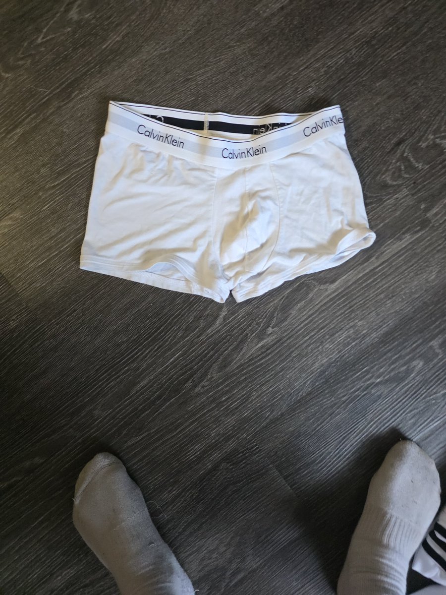 undiesiowaguy's tweet photo. Monday underwear #calvinklein #whitetrunks #whitietighties https://t.co/mB02Te1eIK
