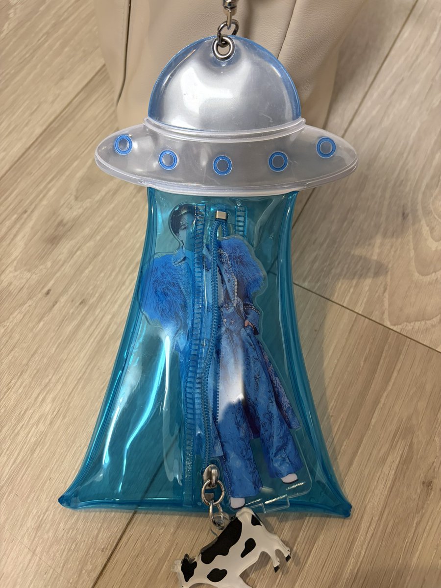 has70097090's tweet photo. 気付いたら凄いことになってた🤣
ちなみに頭から入れるとこうなる😭😭爆笑 https://t.co/8Xzur4CG2U