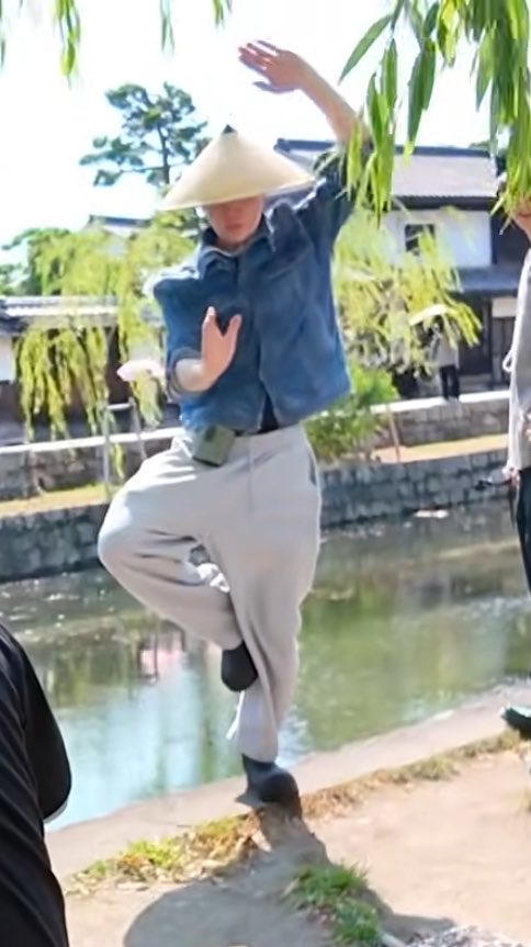 hwani_chan's tweet photo. 幼い頃からやり慣れているヨガの心得🧘🏻🪷 https://t.co/fGgJAEqeqr