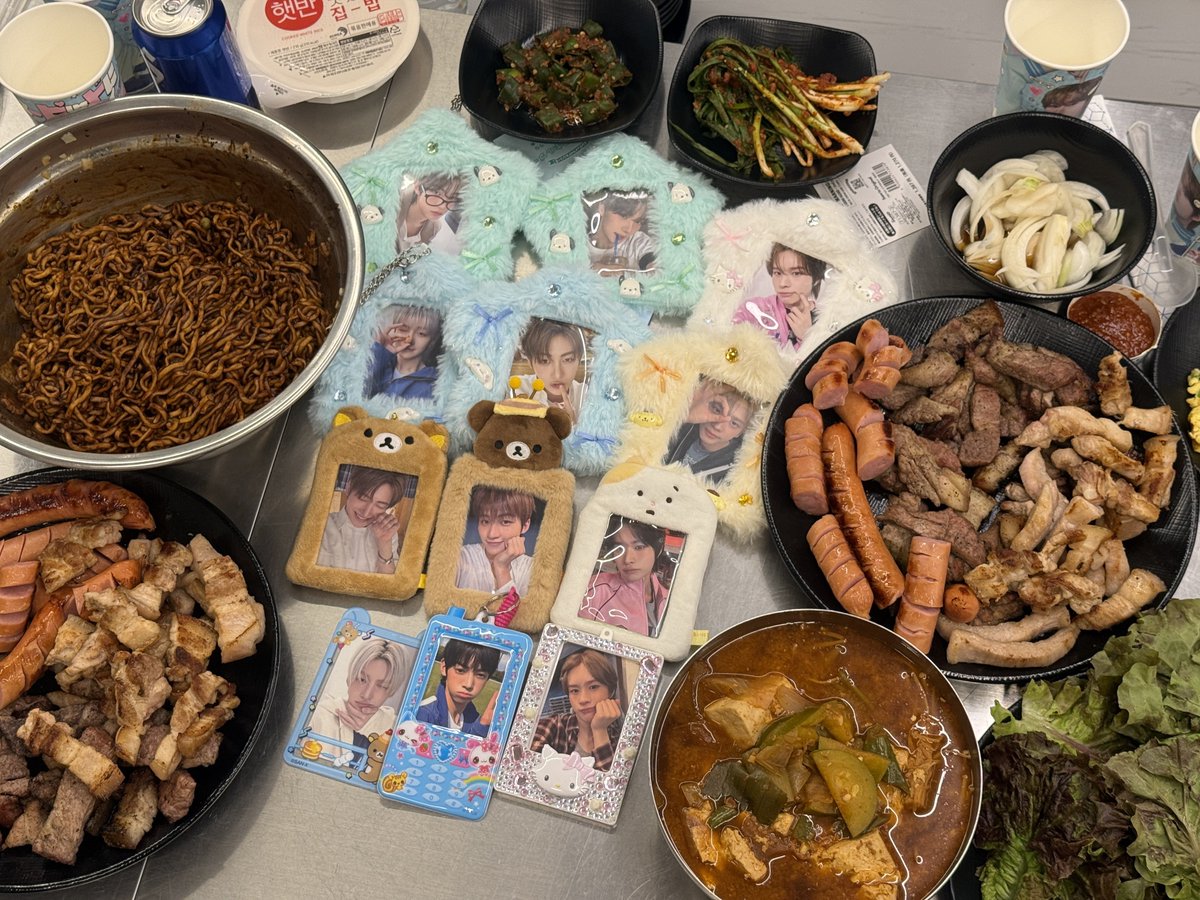 remiwithus's tweet photo. P 10명을 나한테 넘기고 마카오로 떠난 한진 팬 @mycat_1은 에그타르트로 보상하라 https://t.co/g044ELOXB4