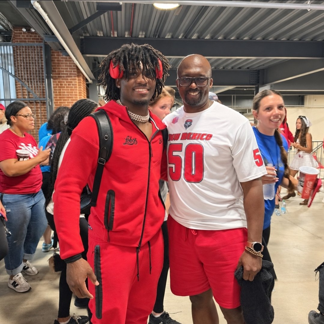 RicklanHolmes's tweet photo. A moments like this with my son after his first college road game are unforgettable. Watching him live out his dreams makes me incredibly proud. Keep working, Deuce—the journey is just beginning!
#ProudDad #BuiltByHisExamples #DrivenByHisPurpose #WolfStatus #GoLobos https://t.co/Am31xj3Mlx