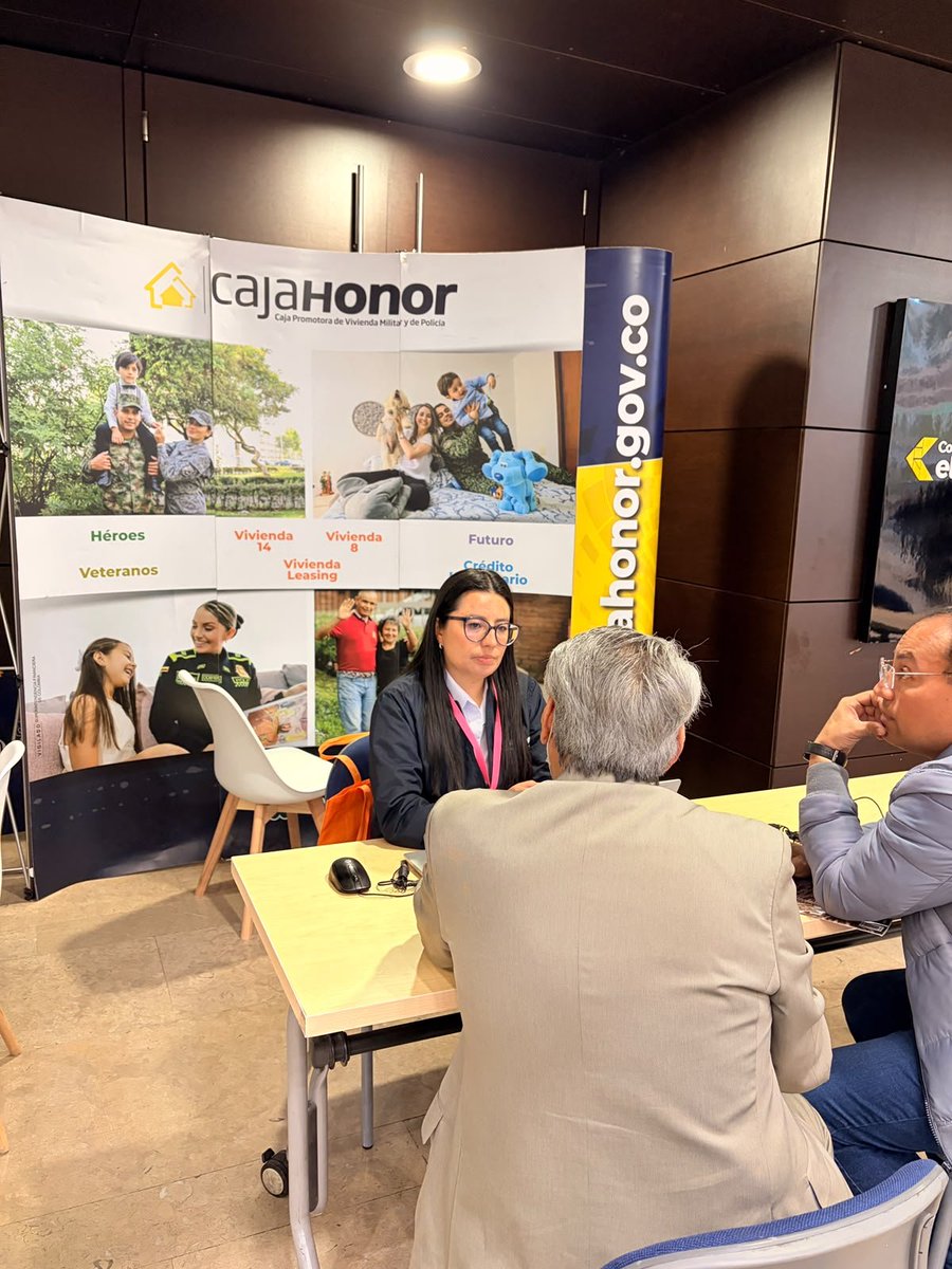 CajaHonor's tweet photo. 🏠 ¡Hoy es el último día de Expo Vivienda Bogotá!

Caja Honor le espera para que conozca opciones y dé un paso más hacia su vivienda propia. 💙

📍 El Cubo de Colsubsidio, Cra. 30 #52-77
📅 20 de septiembre
🎟️ Entrada sin costo

@CAMACOLBOGOTA

#CajaHonor #ExpoVivienda https://t.co/ewmFYqacXW