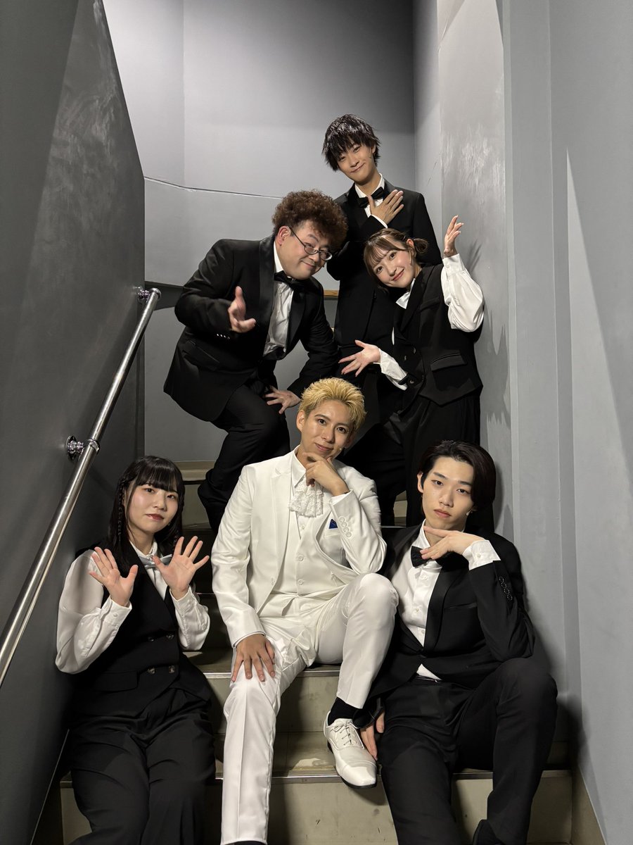 kuni_choreo_92's tweet photo. #舞台RAB からもう一年！？まだ一年！？と両方の気持ちです笑
一年前と環境変わりすぎてて時間軸わからなくなってます(?)
でも青春すぎてずっと思い出✨

これがきっかけでMETEORAにもいますからね😎
ありがたいですね…🙇‍♂️

ﾏﾄﾞﾏｷﾞﾊﾅｿｯｯｯ https://t.co/EiErzFsQQJ