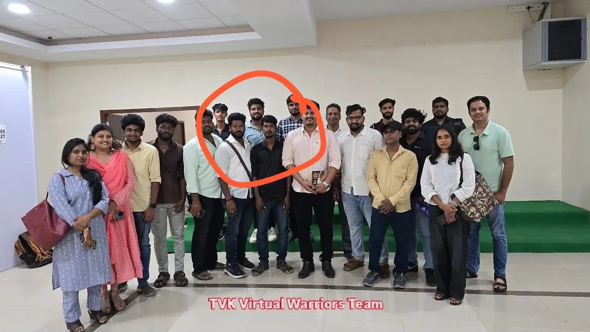 haraaappps's tweet photo. பொறுப்புல இல்லாதவன் கலைவாணர் அறங்கத்துக்கு ஏன் வந்தான்? https://t.co/IhTWtjbJYz