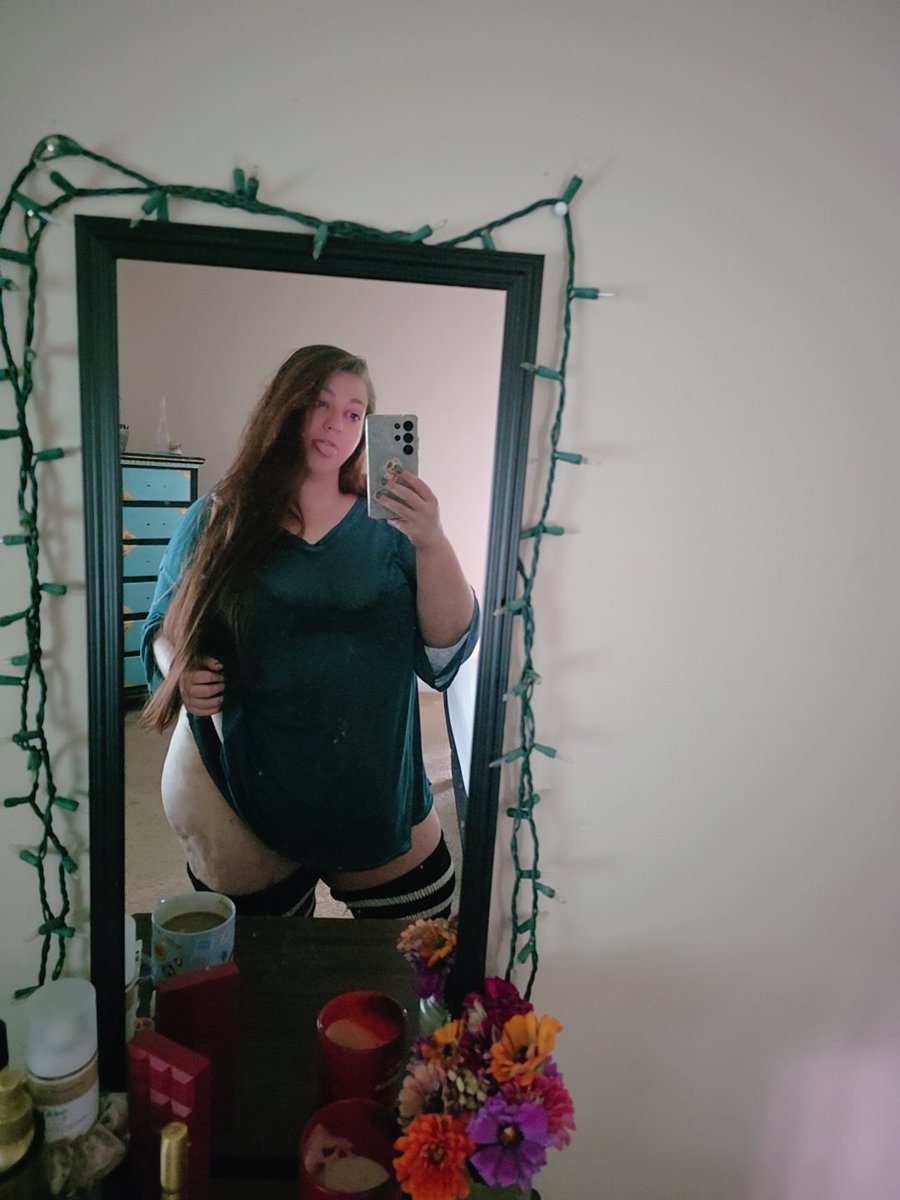 Veefantasy077's tweet photo. Rainy morning vibes ๐ฆ๐
#bbw #nsfwtwtูู #curvy #pawg #thick #milf #chubby #content #OF #OFmodel #bbwappreciation #bbwadmirers #rainyday #horny #lingerie https://t.co/089KlhmYqx