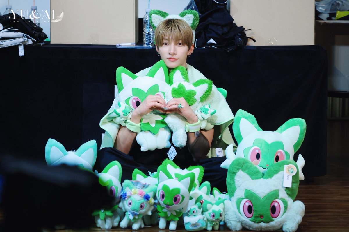 yuandai0427's tweet photo. 260920 Fansign HQ1

ฅ^•ﻌ•^ฅﾆｬｵ~ﾊ♡

#NEXZ #YU 
#ユウ #유우 
#ネクスジ #넥스지 https://t.co/6BeZDgWqsH