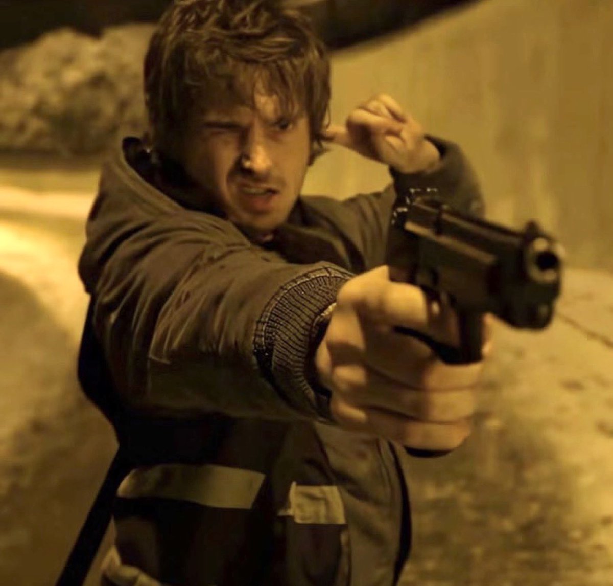 mrbrianrowe's tweet photo. Austin Abrams gives a star-making performance in Zach Cregger’s Resident Evil. This actor has been doing consistently good work for years, was so fantastic in Weapons, and now holds this relentlessly exciting horror film on his shoulders with humor, confidence and immense appeal. https://t.co/Mr2OAALpLd
