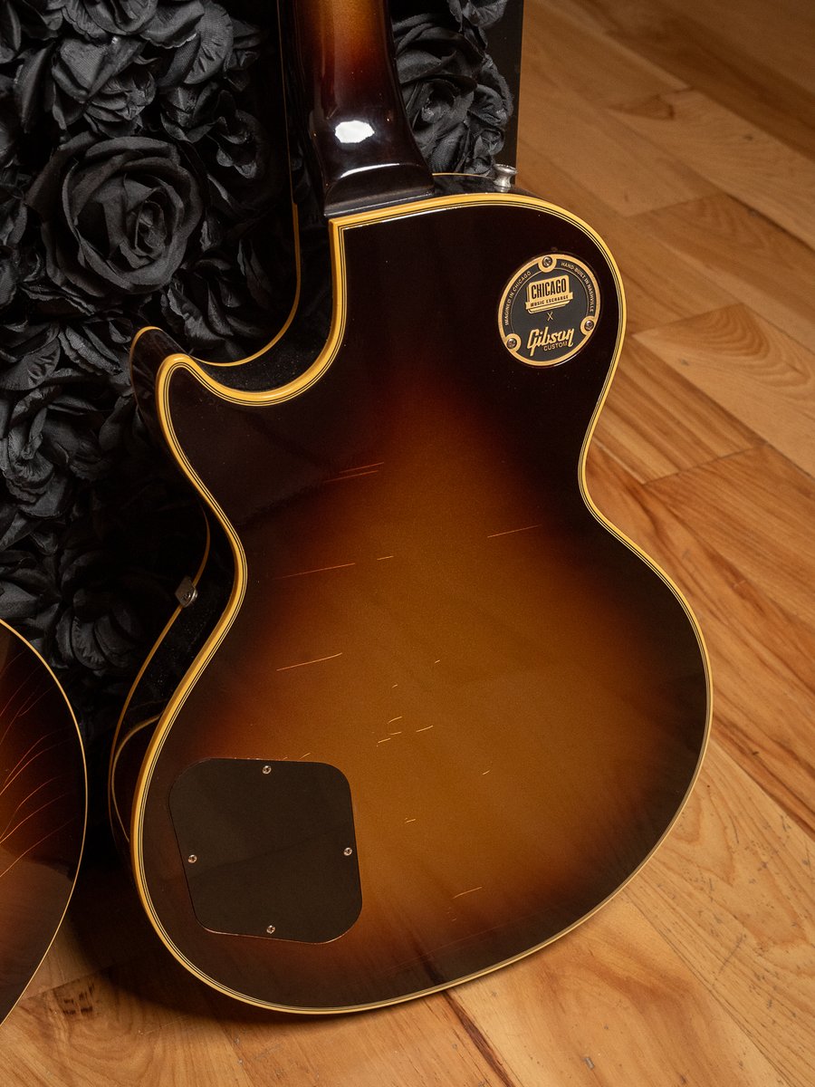ChicagoMusicEx's tweet photo. https://t.co/A5trJcxy3S | Starting your #GibSunday right at CME! 😎 Two Viceroy Goldburst "CME Spec" builds, an ES-335 and a Les Paul Custom, both loaded with our Custom "S" Buckers, and Murphy Lab Ultra Light Aged for that lightly-played, golden-era feel. Contact us today! https://t.co/UZcMAL3bxn
