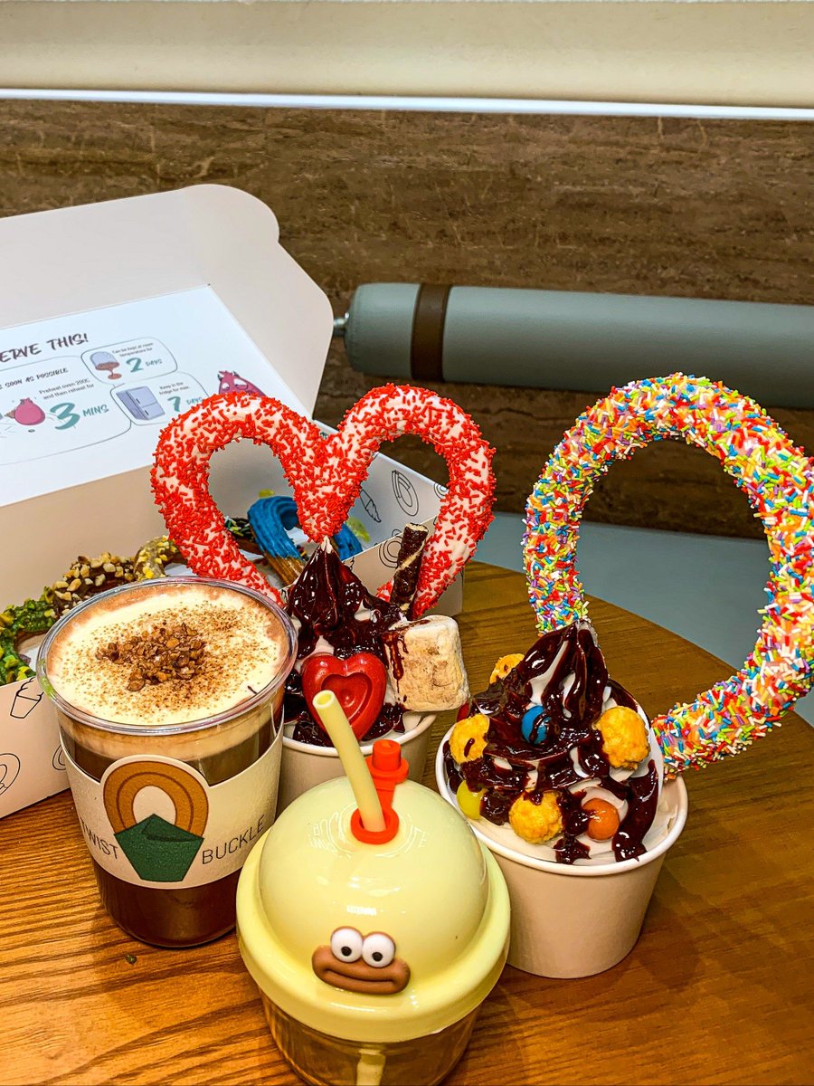 MarkSittercls's tweet photo. Alguien quiere churros crujientes con chocolate caliente al estilo callejero Ahora mismo en la esquina!， https://t.co/QK1nxrgV9Z