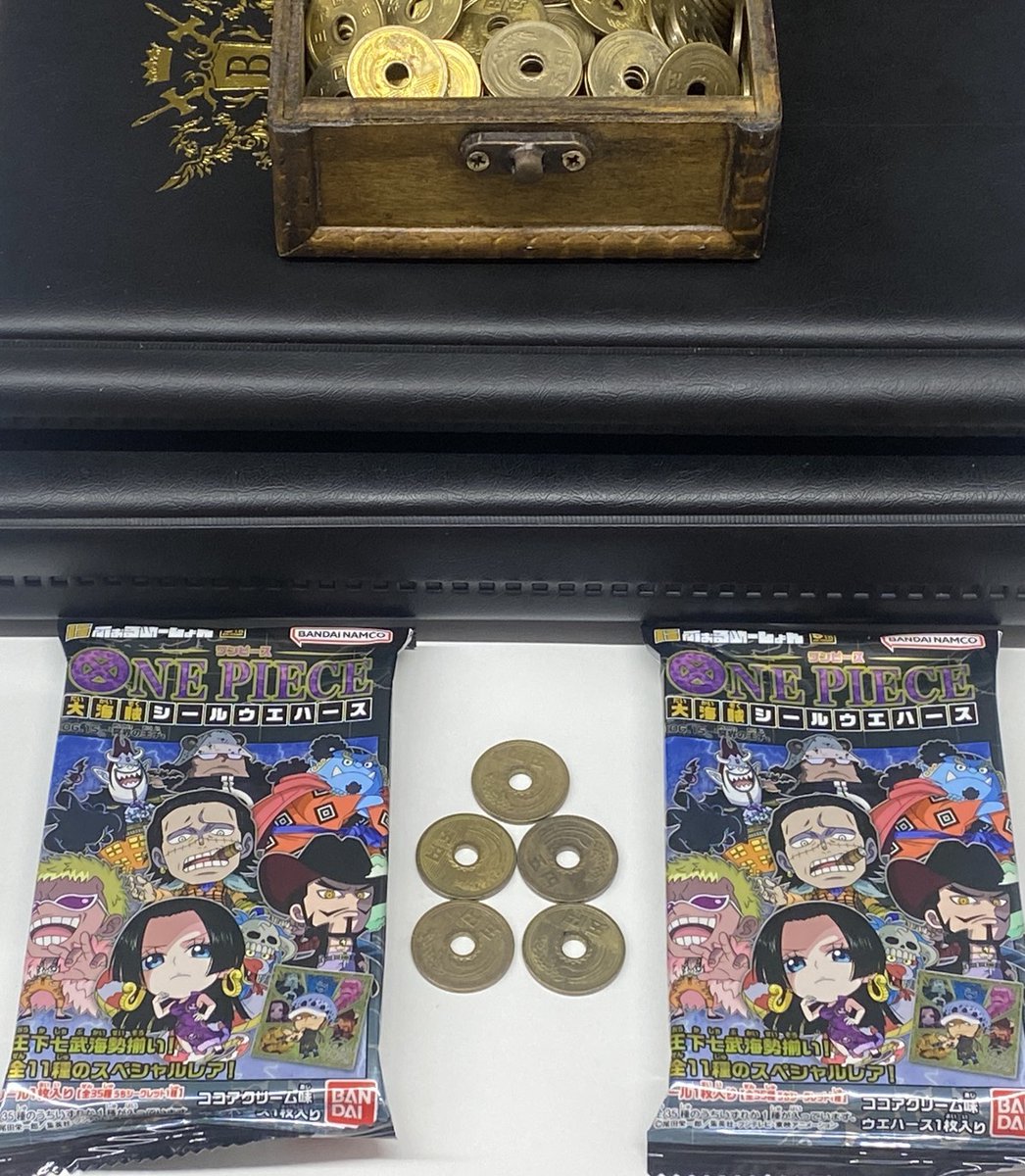 Ma2no3Ds's tweet photo. ～～【2026年09月20日㈰・🌧️】～～
【"PC💻"から】
：皆様、こんにちは‼️🫰😚💞
　（前回からの"続き➡️"🤭✨）

【"未開封数・残りpcs🍫"】
〈☠️LOG.15☠️〉
：34pcs🍫 ⇨ 32pcs🍫 New✨

【"開封結果🍫"】
：☠️LOG.15☠️ 34/38（計80枚）New✨
〈No.14〉 ブロギー（7枚）

【"所持シール一覧📝"】
～"Complete🏆⭕️"～
：☠️LOG.12☠️ 40/40（計279枚）
　☠️LOG.13☠️ 35/35（計112枚）
　☠️LOG.14☠️ 39/39（計170枚）

～"No Complete❌"～
⇨☠️LOG.15☠️ 34/38（計80枚）New✨

：☠️LOG.11☠️ 23/34（計30枚）
　☠️LOG.10☠️ 01/32（計1枚）
　☠️LOG.01☠️ 00/30（計0枚）
　☠️LOG.02☠️ 00/30（計0枚）
　☠️LOG.03☠️ 00/29（計0枚）
　☠️LOG.04☠️ 00/30（計0枚）
　☠️LOG.05☠️ 00/32（計0枚）
　☠️LOG.06☠️ 00/33（計0枚）
　☠️LOG.07☠️ 00/32（計0枚）
　☠️LOG.08☠️ 00/32（計0枚）
　☠️LOG.09☠️ 00/40（計0枚）

【"コメント💬"】
：変わらず残り、4種類ッ‼️🙏🥺💦

　も、もう少し･･･うん🙄💦💦💦

　残りも追加"購入💰"無しで
　"コンプリート🏆"目指します‼️✌️😤✨

【P.S.】
：拙者の過去弾と
　貴殿達の過去弾を
　"交換🔄"等をして下さる方･･･🤔❓

　"DM📩"頂けたら、幸いです‼️✌️😘💞

【"御縁🍀"の"貯金💰"】
　　　　"5枚📀"の
　　　"5円📀
　（"御縁🍀"）"を
　"賽銭箱（仮）"に
"貯金💰"致しますので、候‼️✌️😤✨

皆様に"#御縁🍀"が有ります様に‼️👏☺️✨
（次回に"続き➡️"、ま候‼️👊😤✨）

【"御縁🍀"の"貯金💰"の参加者】
～"友人たち"～
：友人A〈"大賢者タイム🧙‍♂️"〉
　（"男👨"・150円💰）
：友人B〈"暗黒基地ガイア🐎💨🤺"〉
　（"男👨"・170円💰）
：友人C〈"匿名希望"〉
　（"男🧑"・110円💰）
：友人D〈"銀闇の堕天使🪽"〉
　（"男🧔‍♂️"・5円💰）
：友人E〈"Ocean Boo‼️👎"〉
　（"男🧑"・800円💰）
：友人F〈"ペコちゃん推し‼️🥕🐰"〉
　（"男🧑"・80円💰）
：友人G〈"匿名希望"〉
　（"男🧑"・15円💰）
：友人H〈"サタン・クロース👿"〉
　（"男👨"・530円💰）

～"同僚たち"～
：同僚A〈"タベルノ・スキー🤤"〉
　（"男👨"・140円💰）
：同僚B〈"匿名希望"〉
　（"男🧑"・20円💰）

【"備考📌"】
ー 株式会社バンダイ
ー BANDAI（"バンダイ🤖"）
ー 菓子テロ（"ウエハース🍫"）
ー ONEPIECE（"#ワンピース☠️"）
ー BANDAINAMCO（"バンダイナムコ🤖"）
ー #にふぉるめーしょん（"大海賊シール🧭"）
【"URL🔗"】
～"にふぉるめーしょん☠️（"公式🍫"）"～
https://t.co/Fm2bOUzjbD