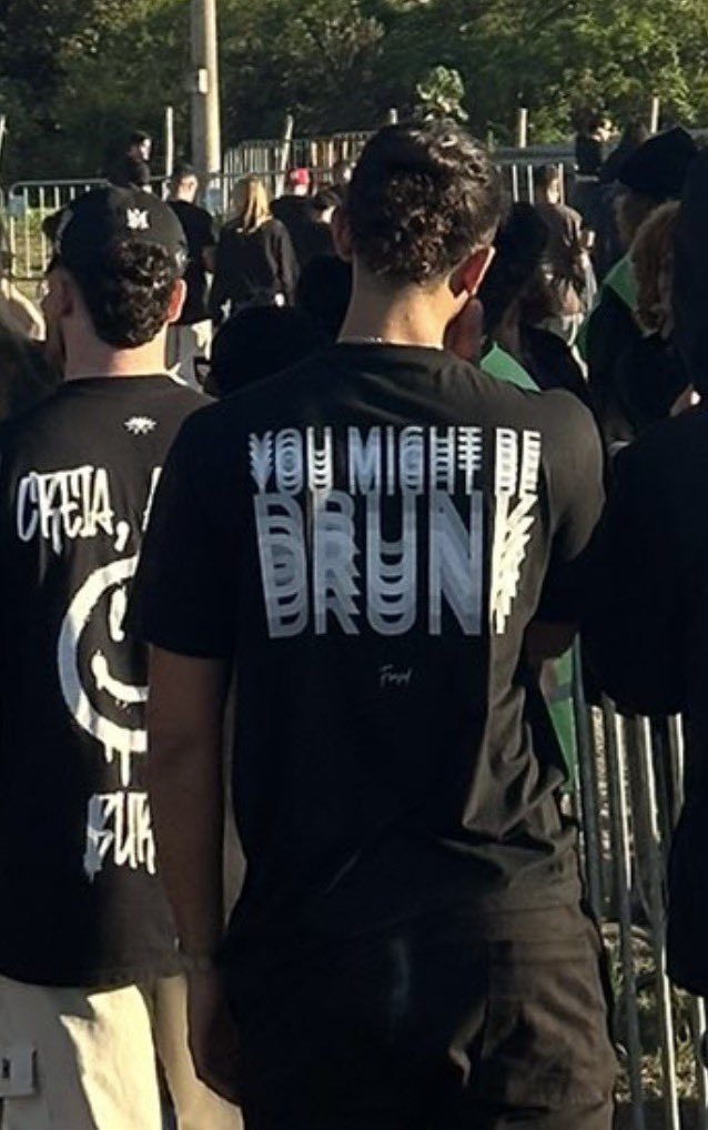 willllIIian's tweet photo. @babinsk Que camiseta do demonio https://t.co/0rikMC6CS5
