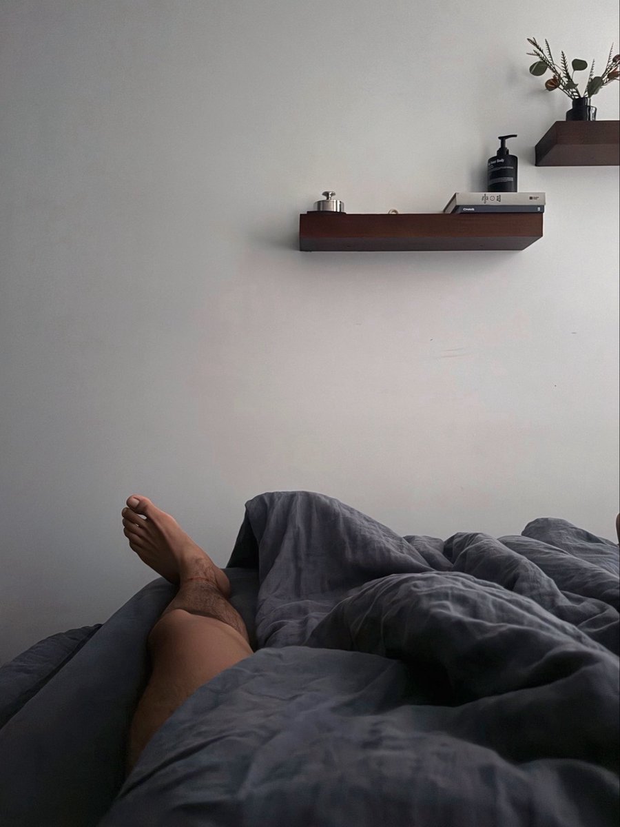 jonathanivan's tweet photo. imagine waking up to having ur feet sucked https://t.co/g1ld45i7NJ
