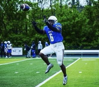Winton_WoodsFB's tweet photo. Happy birthday!!! Hope itβs a GREAT one!! @SevenBlue13 π¦π©π #captain #statechamp https://t.co/fDXy3SdIzr