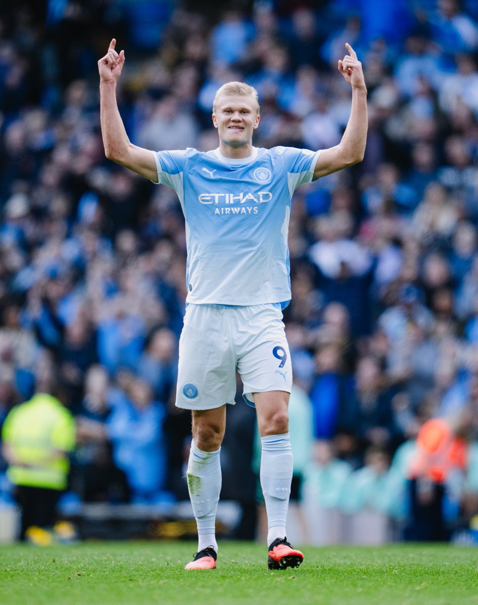 ManCity's tweet photo. 🙌 https://t.co/SlItaOkII8