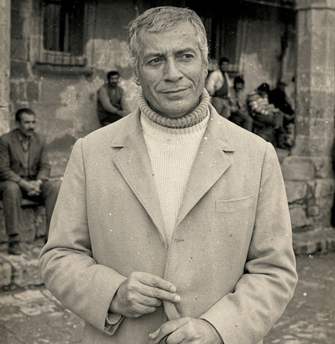 EcoDePalabras06's tweet photo. ❝Ben Kürtlerin 50 yıllık canlı kütüphanesiyim. Bana işkence de yapsanız, hapse de atsanız o kütüphaneyi yok edemezsiniz.❞
                          #MusaAnter 
Kaynak:
Hatıralarım, Vak'a-i Beşer, Bir Kımıl Olayı) yazılarından zihne kazınan bazı önemli sözlerinden. https://t.co/jPKYc6ltqE