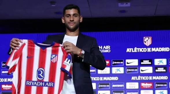 Siam_Akash_19's tweet photo. Romero got Yellow card.Fair?

#RealMadrid
#Atletico
#AtletiRealMadrid https://t.co/G26RbHTnzd