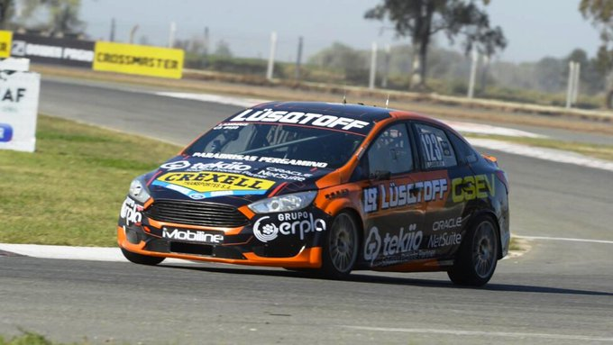 WalterVerst's tweet photo. #Automovilismo #TN 
Lucas Vicino (#Toyota Corolla) Mauricio Lambiris (#Ford Focus) y Julián Santero (#VW Virtus) los ganadores de las Series de la #Clase3 del #TNenRíoCuarto, Córdoba. https://t.co/NKEyKOJ72S