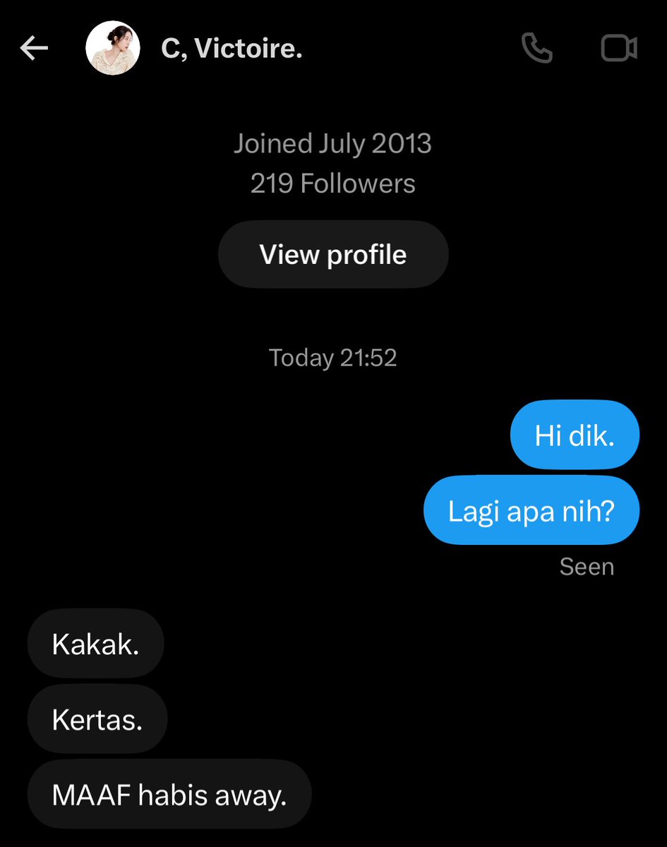 Vestigres's tweet photo. BHAKS :V BULAY SATU BAU. 

Memang nama adalah doa. Yang pilih Berlin Morallan kurangin oy uangnya. Selamat kepada pendukung Victoire—TAMBAHIN YAAA. https://t.co/rjeJfBpik9