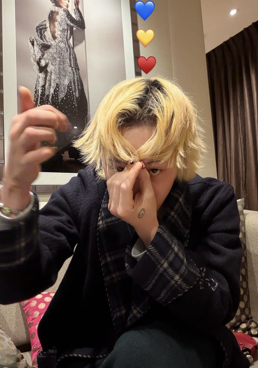 ringalinga_t's tweet photo. 自分で”♡”作ったの〜？？

😭💕💕

#jiyong #ジヨン https://t.co/0696AbPoDG