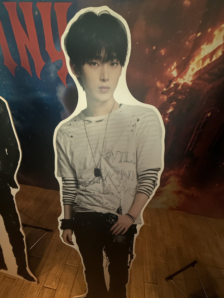 awayjwon29's tweet photo. 광각으로찍으니까귀욤력x100000…… https://t.co/oeRuHmym3b