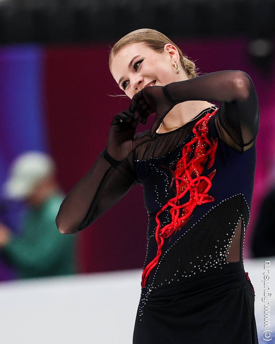 iamtrusobot's tweet photo. I’m genuinely so happy to be here, watching Sasha skate like this. I just want to be able to watch her do this for as long as possible. Please let life be kind to her. I’ve never really believed in fairness, but I’ll gladly change my mind if things work out the way Sasha deserves https://t.co/YisvTsAShI