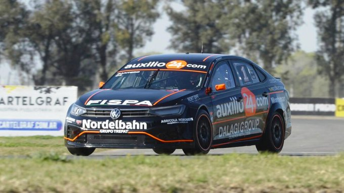 WalterVerst's tweet photo. #Automovilismo #TN 
Lucas Vicino (#Toyota Corolla) Mauricio Lambiris (#Ford Focus) y Julián Santero (#VW Virtus) los ganadores de las Series de la #Clase3 del #TNenRíoCuarto, Córdoba. https://t.co/NKEyKOJ72S