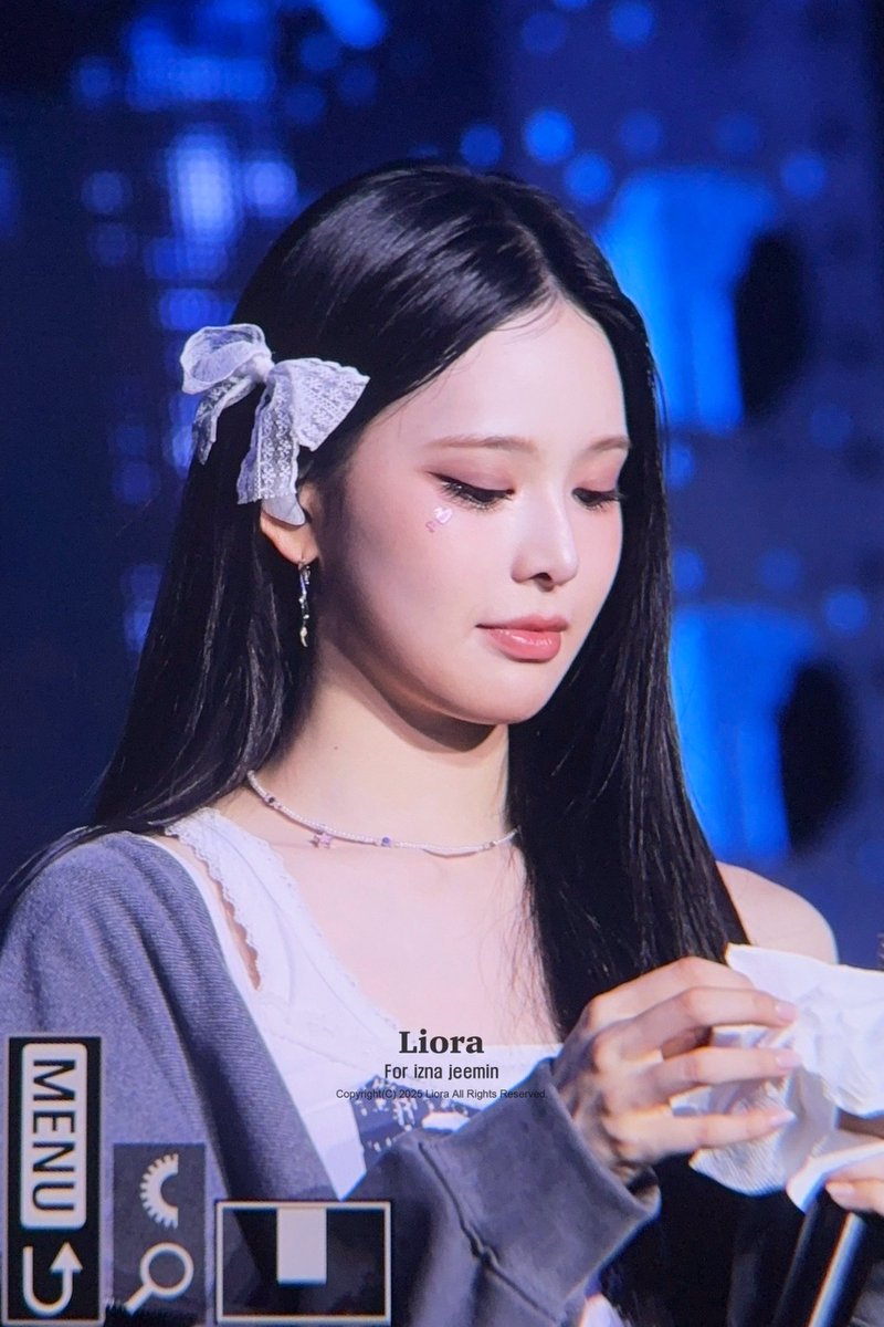 Liora_jm's tweet photo. 260920 #방지민 #JEEMIN #이즈나 #izna https://t.co/GSlispyvE6