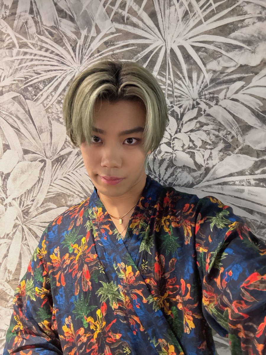 LIL_LEAGUE_'s tweet photo. 【#岩城星那🌹】

『BACK TO THE MEMORIES 祭』
2日間ありがとうございました！！

とても楽しかったです。
ケータリングにあった果物を
「持ってけ持ってけ」と
たくさん僕らの手の上に乗せてくださったのが印象的です。

ありがとうございました✨️

@funfun_fanta #BTTM
@fantastics_fext #FANTASTICS
#LILLEAGUE
