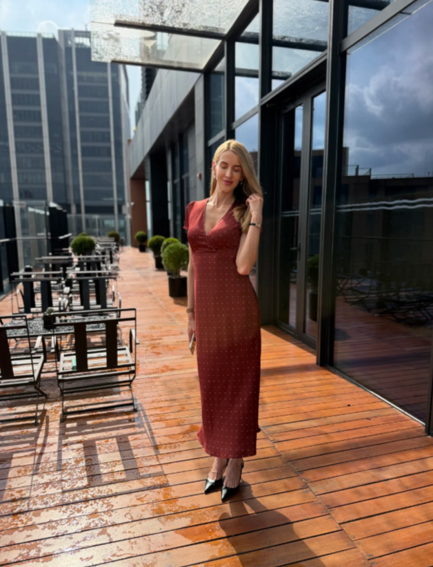 mary110120's tweet photo. I love elegance and enjoy dressing up beautifully To me, no matter how busy or tired a woman may be she should remember to take care of herself and truly love herself https://t.co/sQESkcsSMN