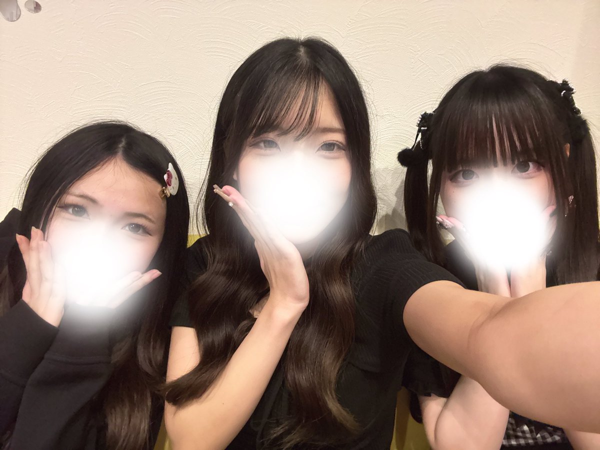 mikecafe_non's tweet photo. おきゅおわです！
今日もいろんなご主人に会えて楽しかった🎶
沢山のチェキ、二人の時間ありがとうございます！！
普段見れない地雷ギャル清楚の猫さん達も可愛くて目の保養になりました👀 ♡
⬇️にかちゃんにあちゃんと撮れた写真です🫶🫶 https://t.co/w8GYo3ct9a