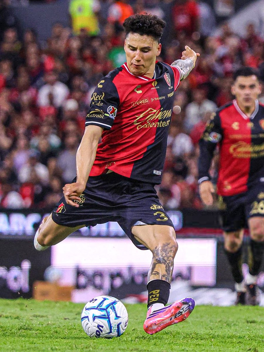 dataref_mx's tweet photo. 🔴⚫️ ¿Opiniones del partido de JORGE SÁNCHEZ ante Pumas?

📊 Sus números en el empate 1-1 de Atlas:

◗ 1º en duelos ganados (11).
◗ 1º en entradas exitosas (4).
◗ 1º en toques de balón (80).
◗ 1º en regates exitosos (2).

🌐 Todos los registros estadísticos EN VIVO están en https://t.co/WYwpvhLIlg
