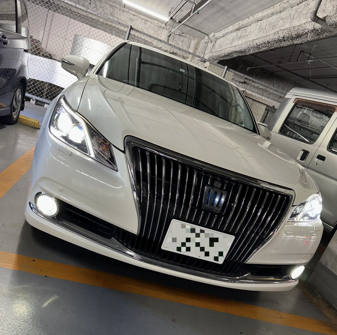 www00na's tweet photo. 210マジェスタ(正規名変可)

Fバージョン
サンルーフ
��ロント本物モデリスタリップ
18インチオプションホイール
全方カメラ
他オプション機能沢山付いてます

興味ある方DMで詳細お伝えします！

一括120万

#金融車
#金融車売ります
#車売ります
#車買います
#クラウン売ります
#マジェスタ売ります https://t.co/6FLHBHlkpP