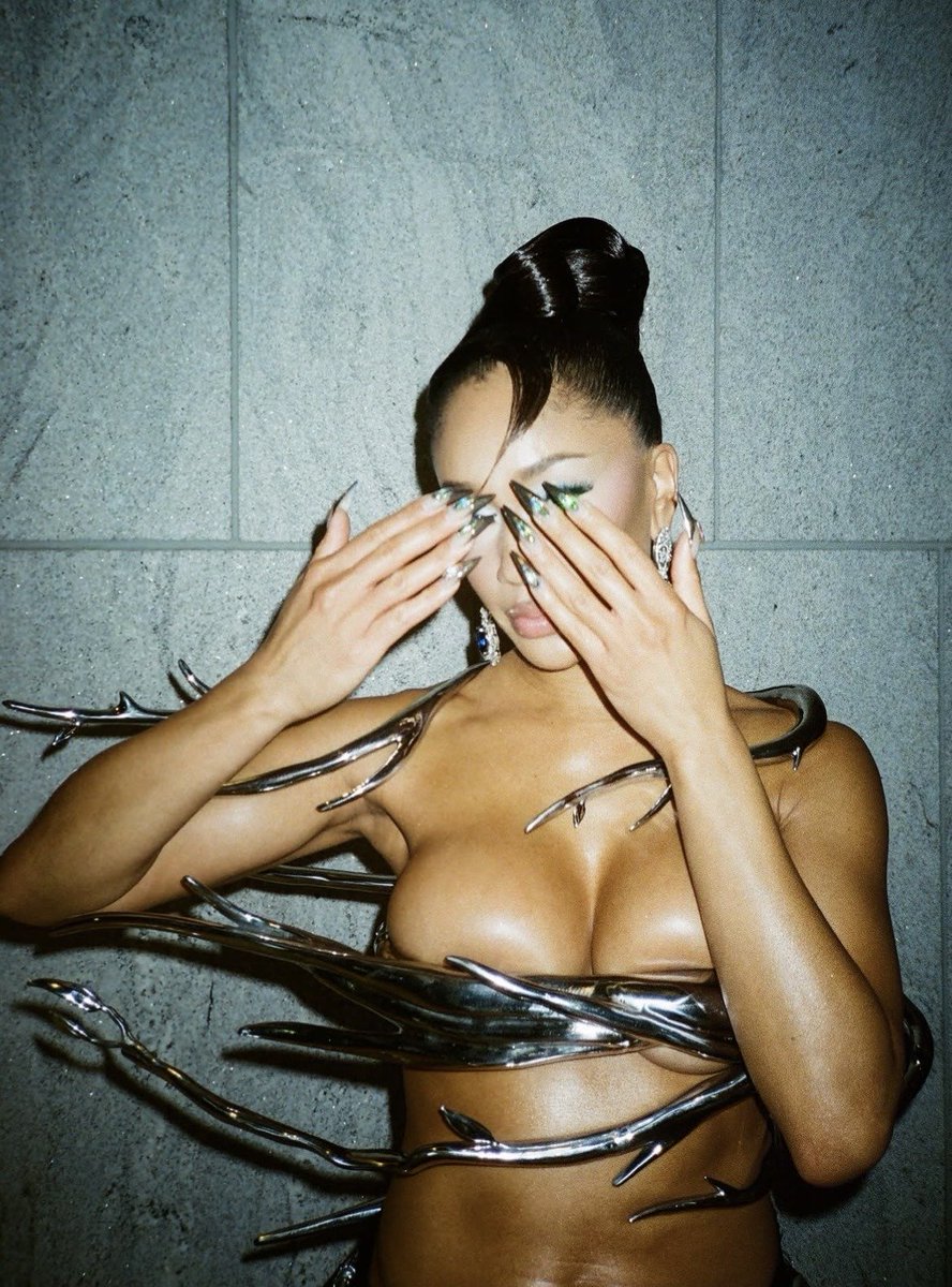 Aestheticthin13's tweet photo. Saweetie https://t.co/91VQjfK8NJ