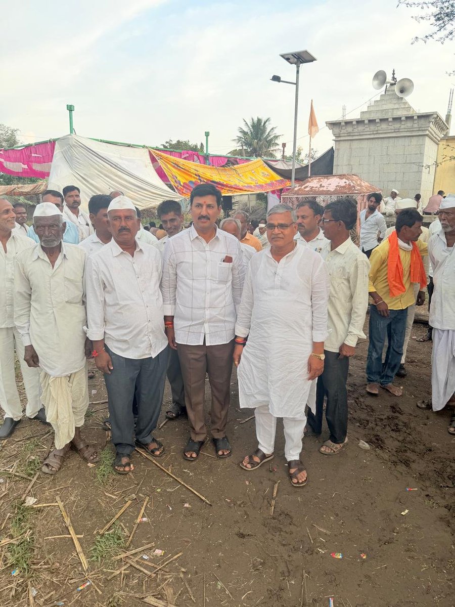 harshaguttedar7's tweet photo. ಇಂದು ಆಳಂದ ತಾಲ್ಲೂಕಿನ ಜಮಗಾ ಆರ್ ಗ್ರಾಮದಲ್ಲಿ ಜರುಗಿದ ಶ್ರೀ ಸಂಗನಬಸವ ಜಾತ್ರಾ ಮಹೋತ್ಸವದಲ್ಲಿ ಭಾಗವಹಿಸಲಾಯಿತು.

#Aland https://t.co/KgK4HTYa0W