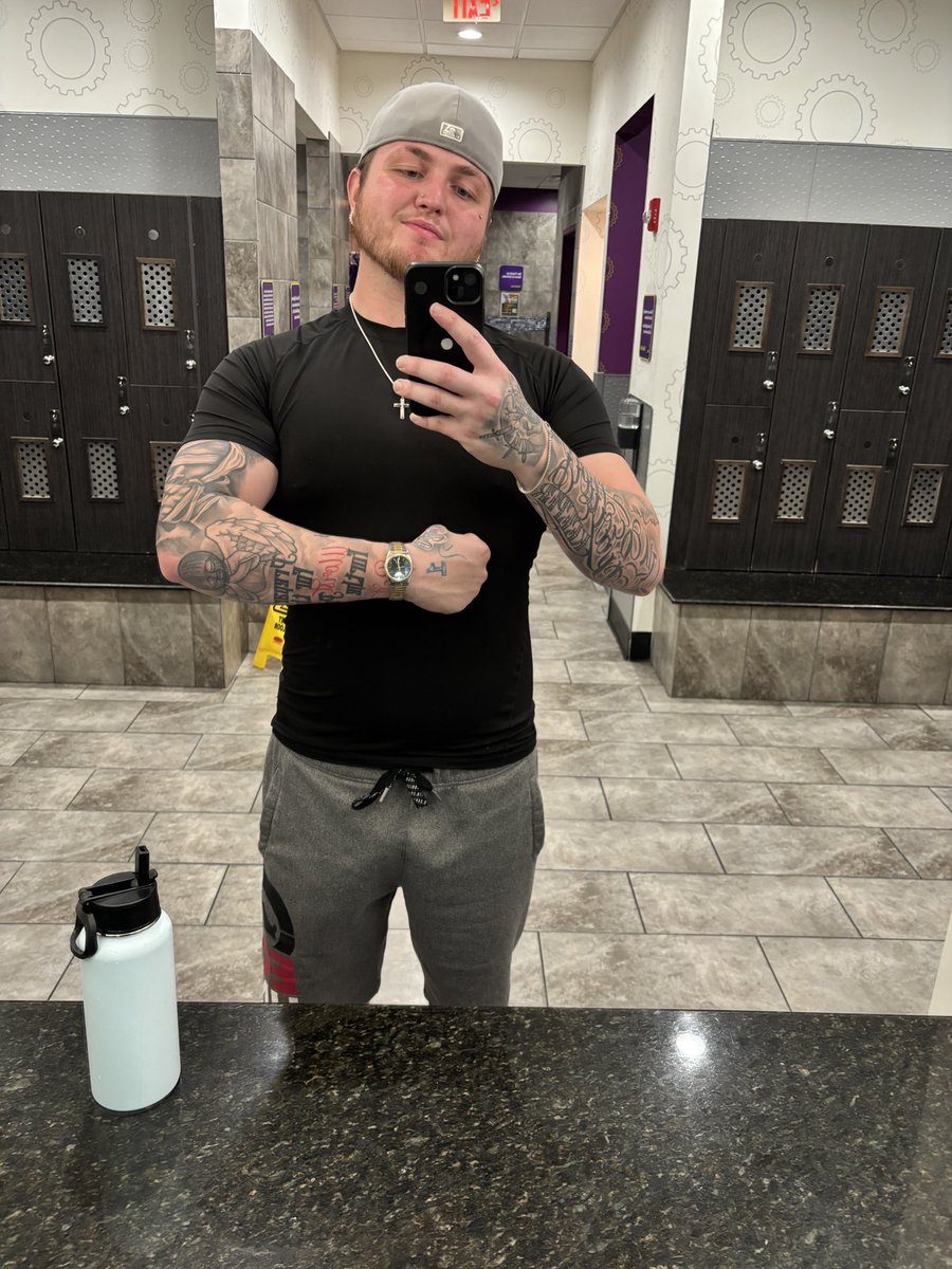 daddymarcus918's tweet photo. Back in the gym 😈
#OnlyFans #OnlyFansCreator #NSFW #NSFWTwt #OnlyFansMode #InkedModel #OFcreator #tattoomodel #mensmodel #malecontentcreator https://t.co/2jiBSKRfLH