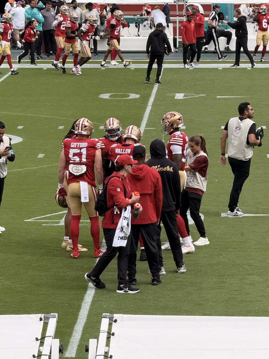 coachlillie's tweet photo. At the @49ers game and I was watching the linebackers warm up. I had no idea how big @JadenDugger is! He’s taller than @fred_warner !! https://t.co/MTOYi2tM5i