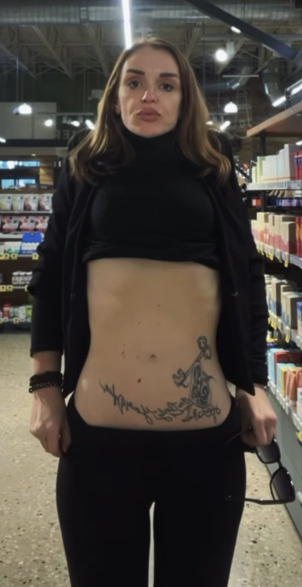 SukiPhattD's tweet photo. Do you work at @WholeFoods in #chicago or the #northshore if so BOLO for this frequent shoplifter who also behaves extremely inappropriately undressing herself in public on video she’s a drug addict and a danger to the public #BEWARE #wholefoods #deerfield #glenview #downtownchi https://t.co/MWvp5wlydE