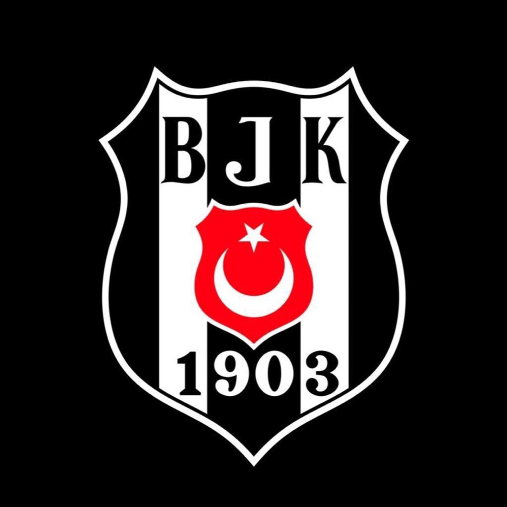 kartalhatti's tweet photo. Millî ara öncesinde Beşiktaş, bu sezon oynadığı her maçta önüne engeller çıkarılması durumuyla karşılaştı.

Penaltı verilseydi ya da kırmızı kart gösterilseydi maçın seyri bambaşka olabilirdi. Beşiktaş taraftarı yalnızca kararlarında tarafsızlık ve hakkaniyeti esas alan, adil bir hakem yönetimi istedi; ancak bir kez daha tartışmalı kararlarla baş başa bırakıldı.

Beşiktaş taraftarını görmezden gelen MHK Başkanını ve TFF’yi şiddetle kınıyoruz.