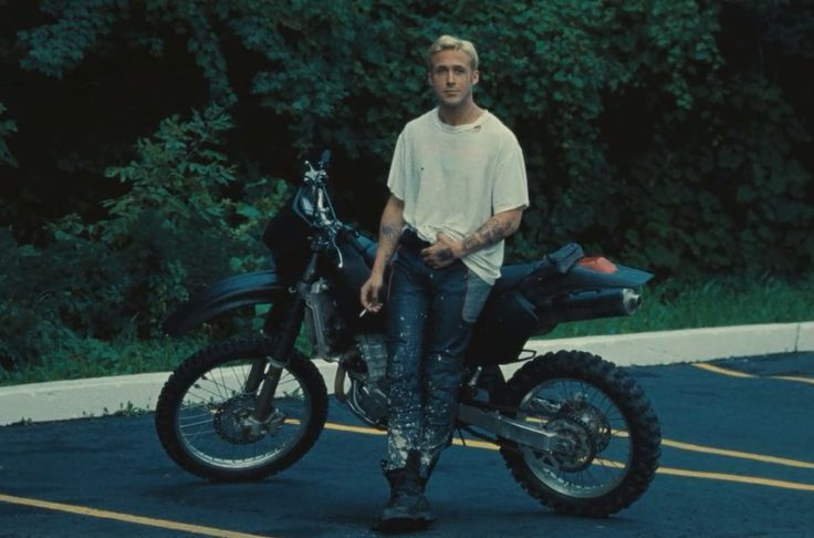 salvorofthesea's tweet photo. Luke Glanton: Bike. also they literally hit the exact same pose https://t.co/talsL1TQ0E