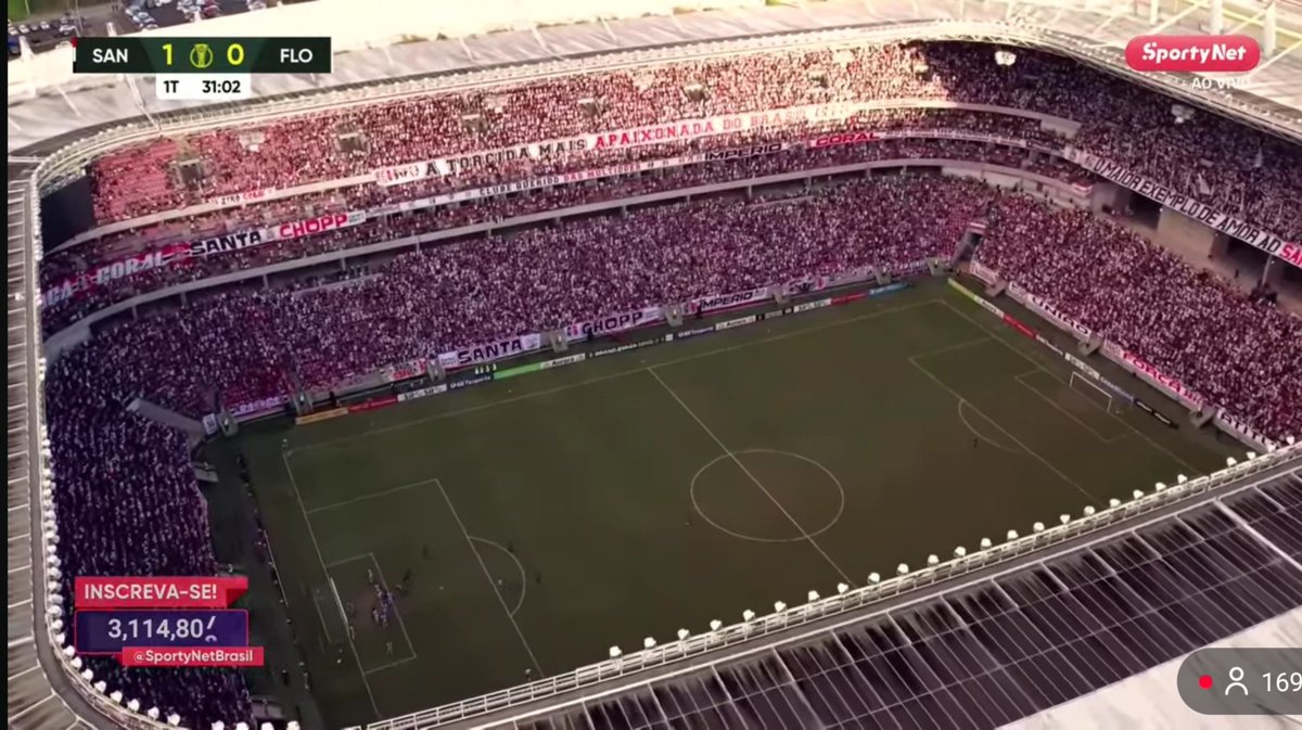Noitedecopa's tweet photo. Arena Pernambuco cheia no jogo do Santa Cruz contra o Floresta pela Série C!

A torcida dos caras é braba demais 👏👏👏

📸 @SportyNetBrasil (transmissão) https://t.co/Pe4Gh8YyO8