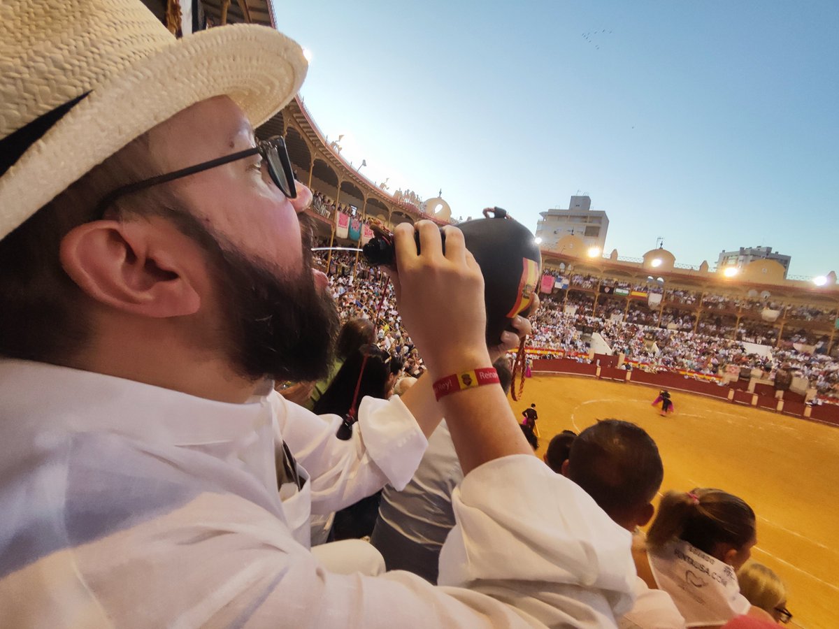 patergongora's tweet photo. Que Dios bendiga la Fiesta Nacional. ✝️🇪🇸 https://t.co/P0lcAOA5BH