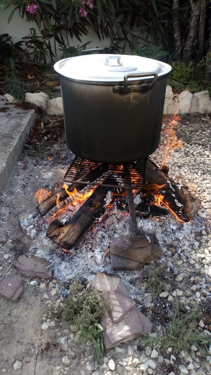 julianga01's tweet photo. A quien más le gusta una sopita al fogón?? https://t.co/zjrP5ErZW0