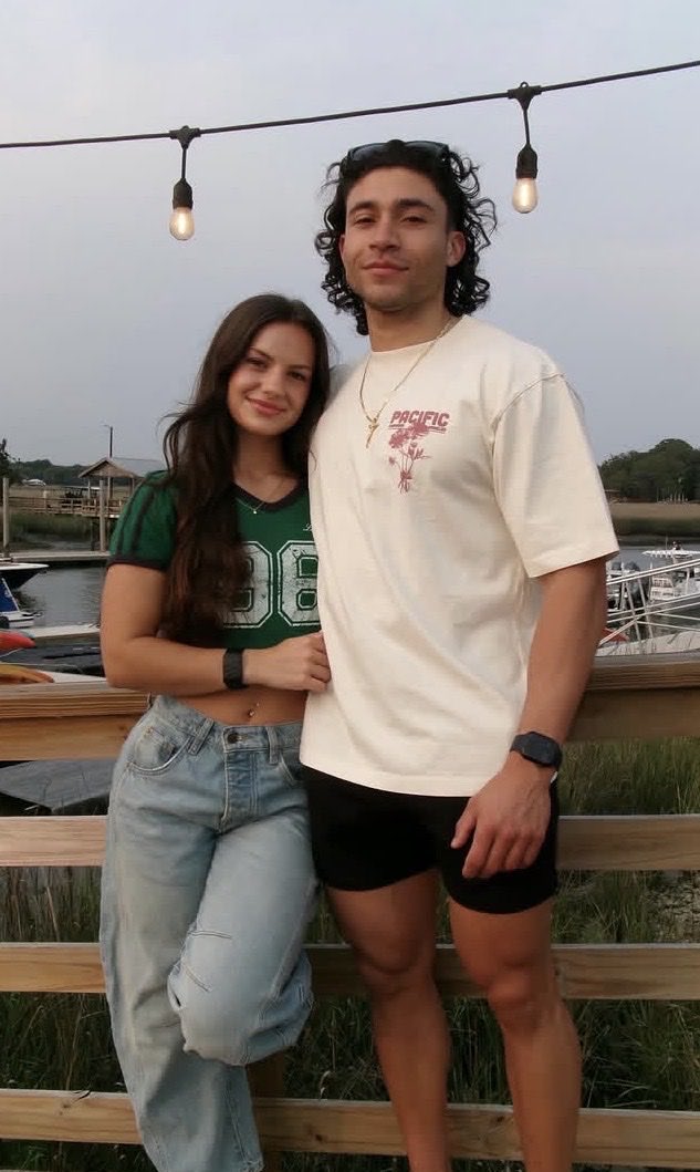 submitoJ's tweet photo. Do alpha couples always get you this weak? https://t.co/00Qz3XA8dD
