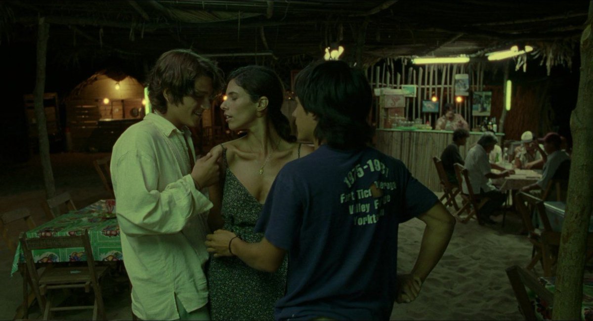 TheCinesthetic's tweet photo. Y tu mamá también (2001) dir. Alfonso Cuarón https://t.co/5jPvsHNnL5