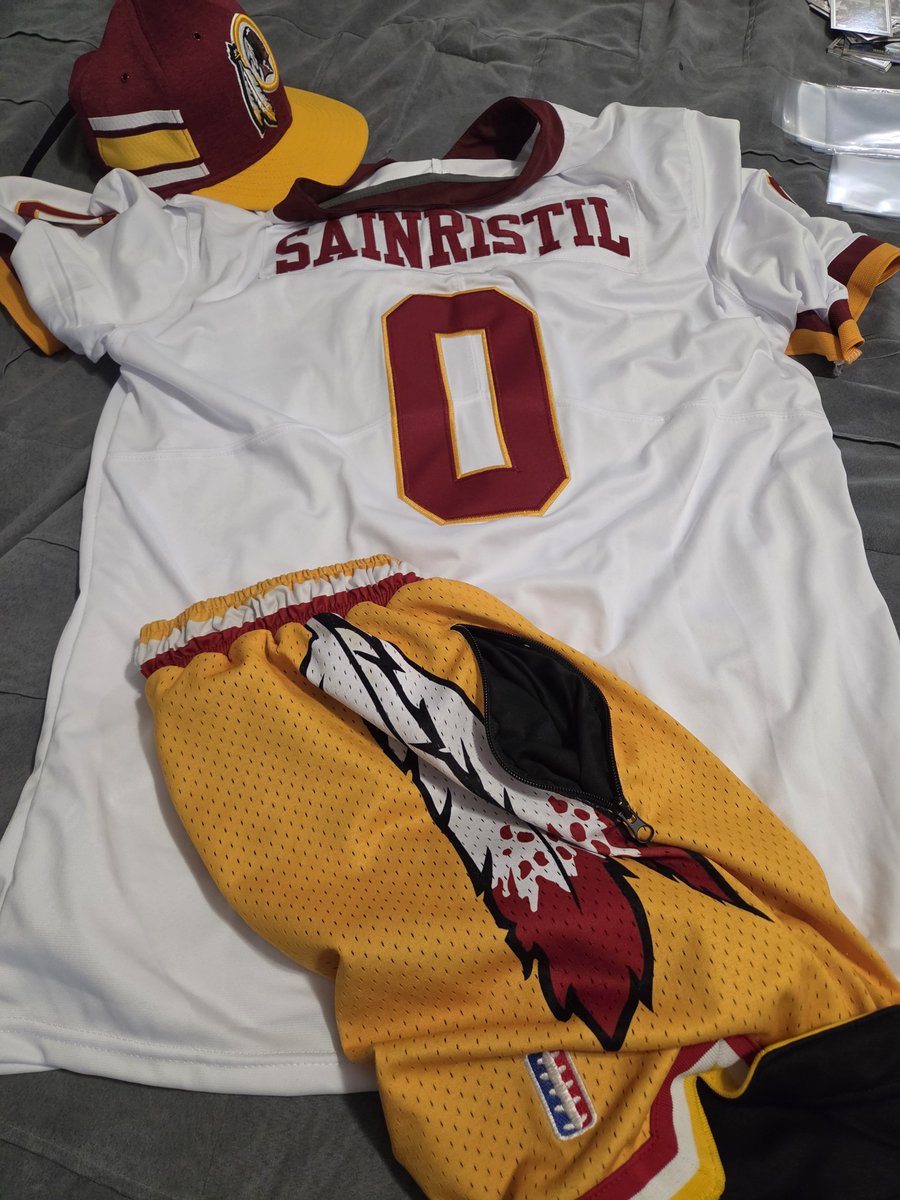 superozman's tweet photo. #gamedaydrip
#HTTR #bringbackthelogo https://t.co/2Pm5oKTB9z